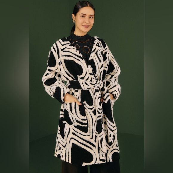 NWT! FARM Rio Black & White Wild Hearts Fleece Coat (SIZE XS) - Picture 2 of 16